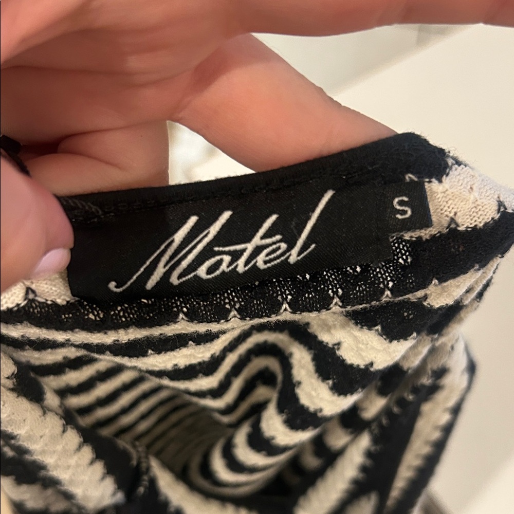 New Motel Black and White Striped Halter coverup Dress - Picture 10 of 10